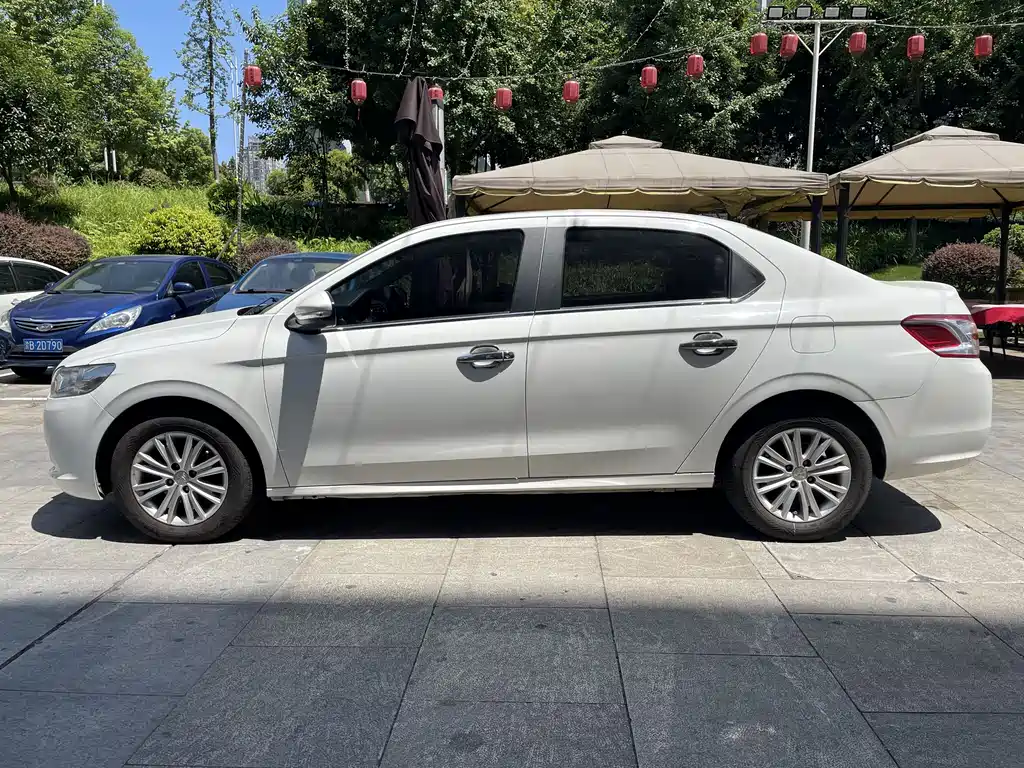 Peugeot 301 1.6L Manual Luxury Edition, фото 7