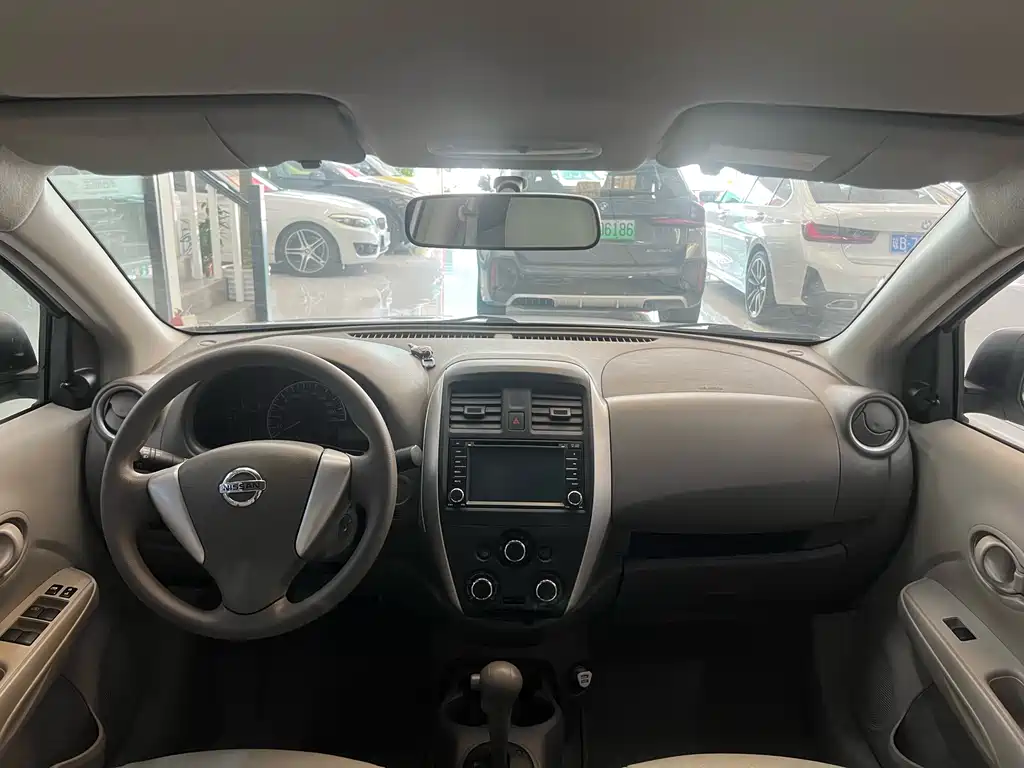 Nissan Sunny 2015 1.5XE CVT Comfort