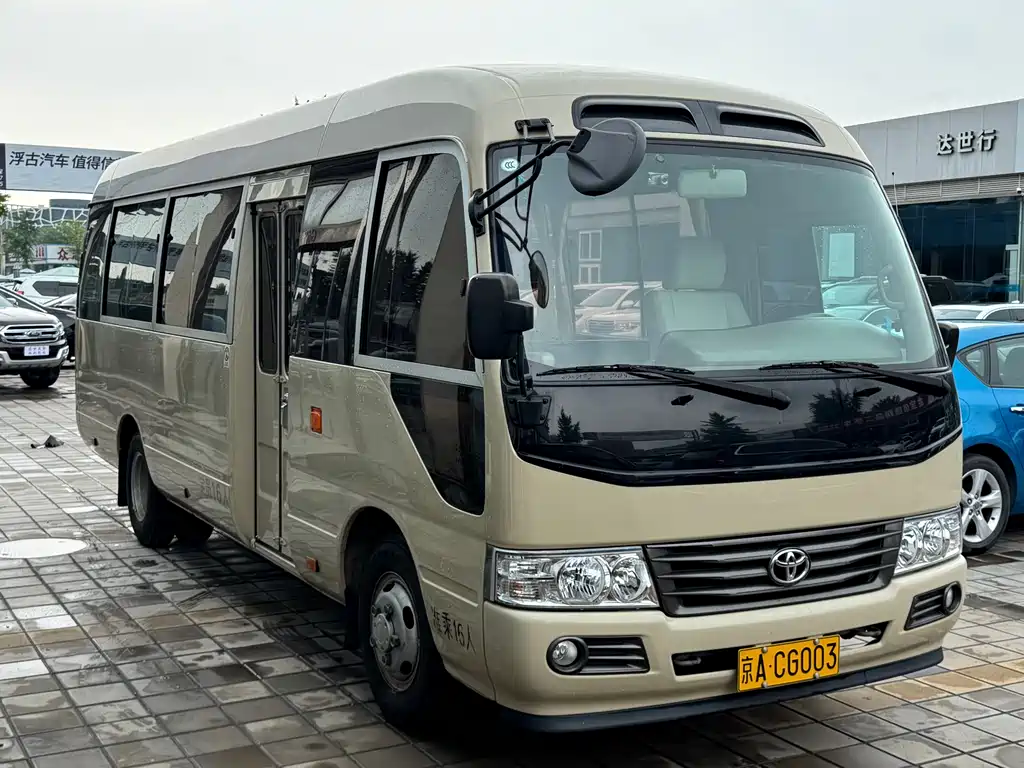 Toyota Coaster 2017 4.0L MT