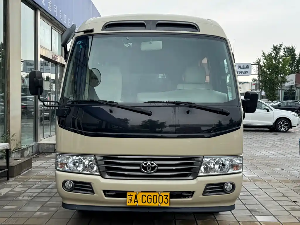 Toyota Coaster 2017 4.0L MT