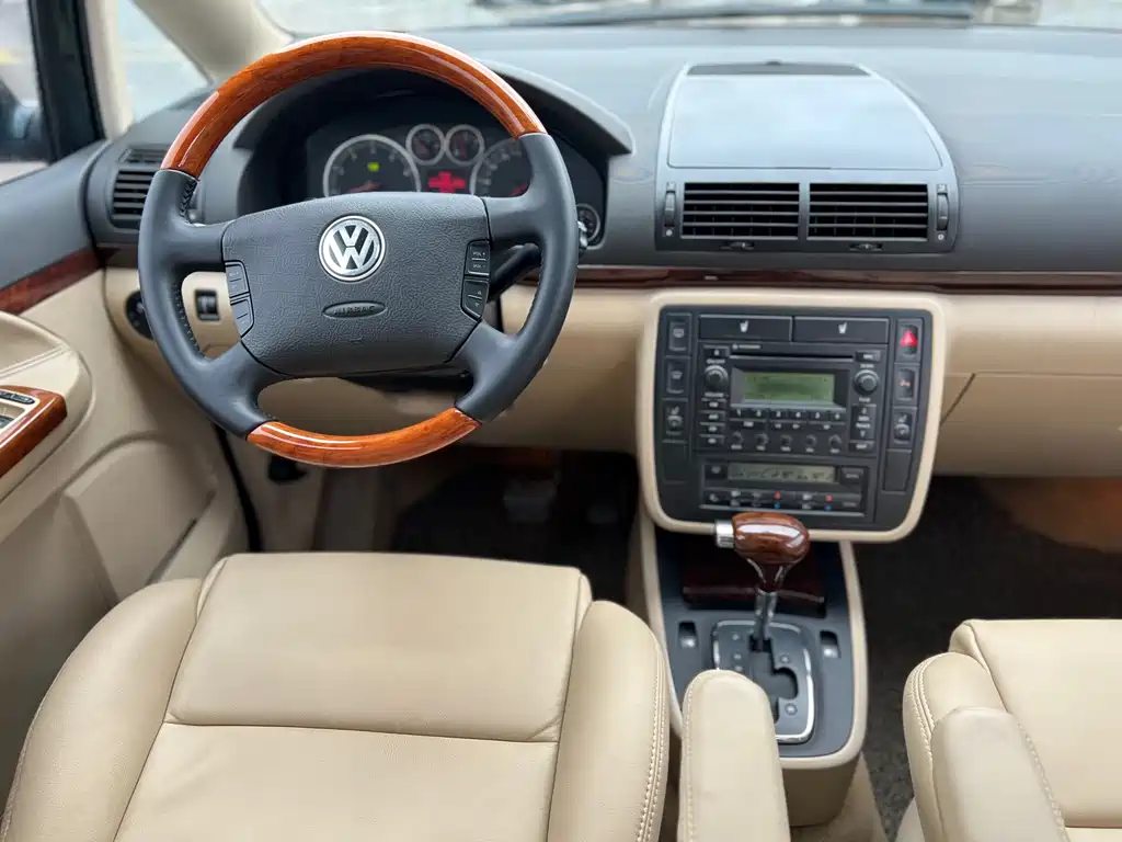 Volkswagen Xia 2004 1.8T AT