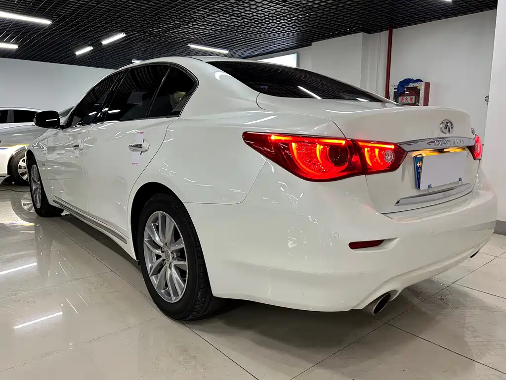 Infiniti Q50L 2016 2.0T Enjoy
