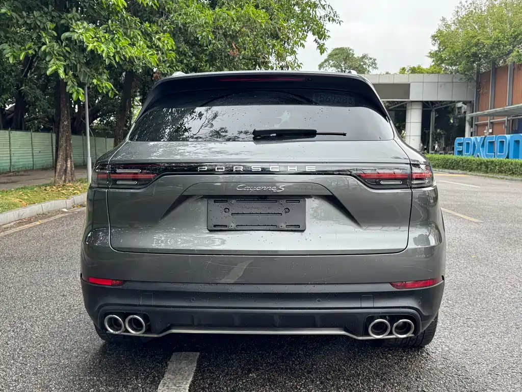 PORSCHE CAYENNE