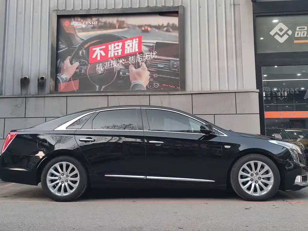 CADILLAC XTS