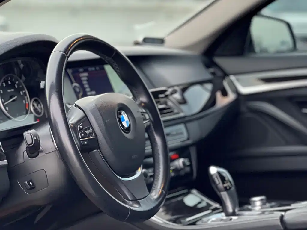 BMW 5 Series 5 2012 530i Lead