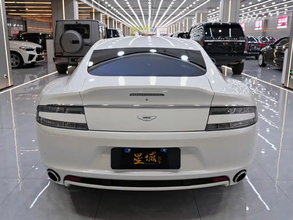 ASTON MARTIN RAPIDE