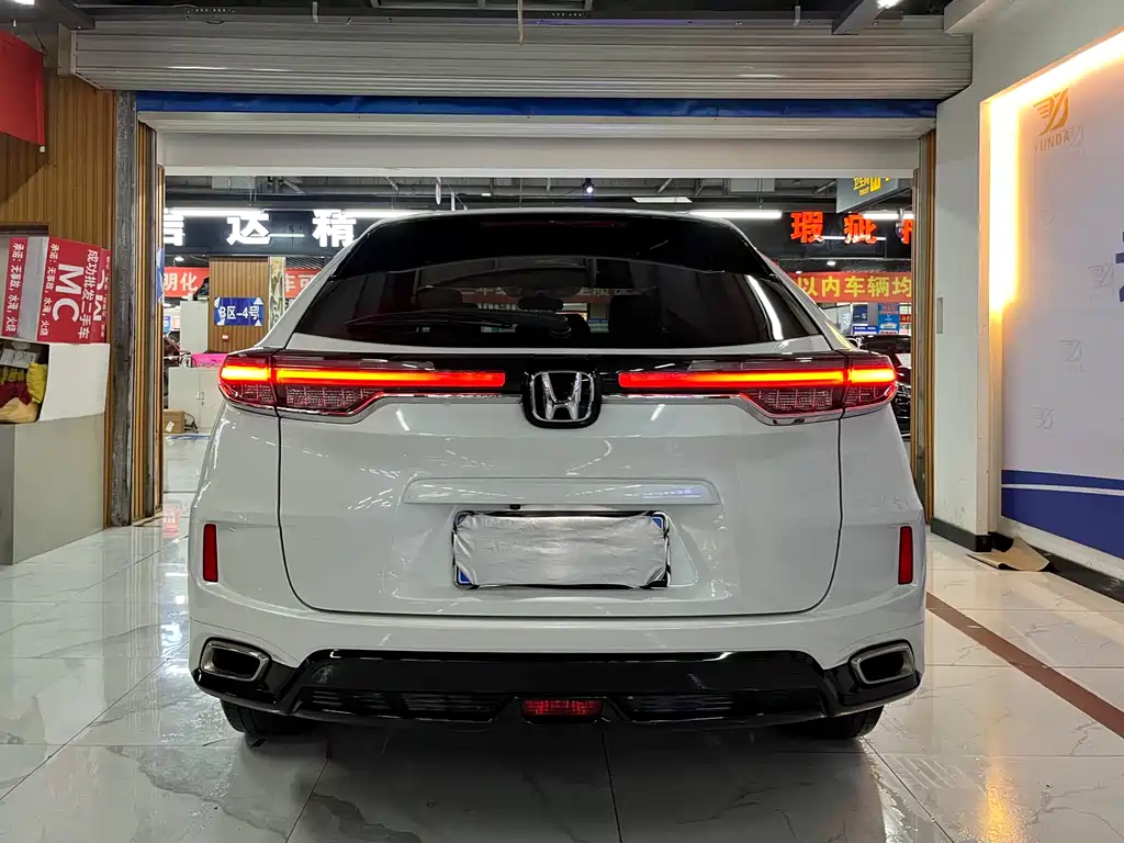 HONDA UR V