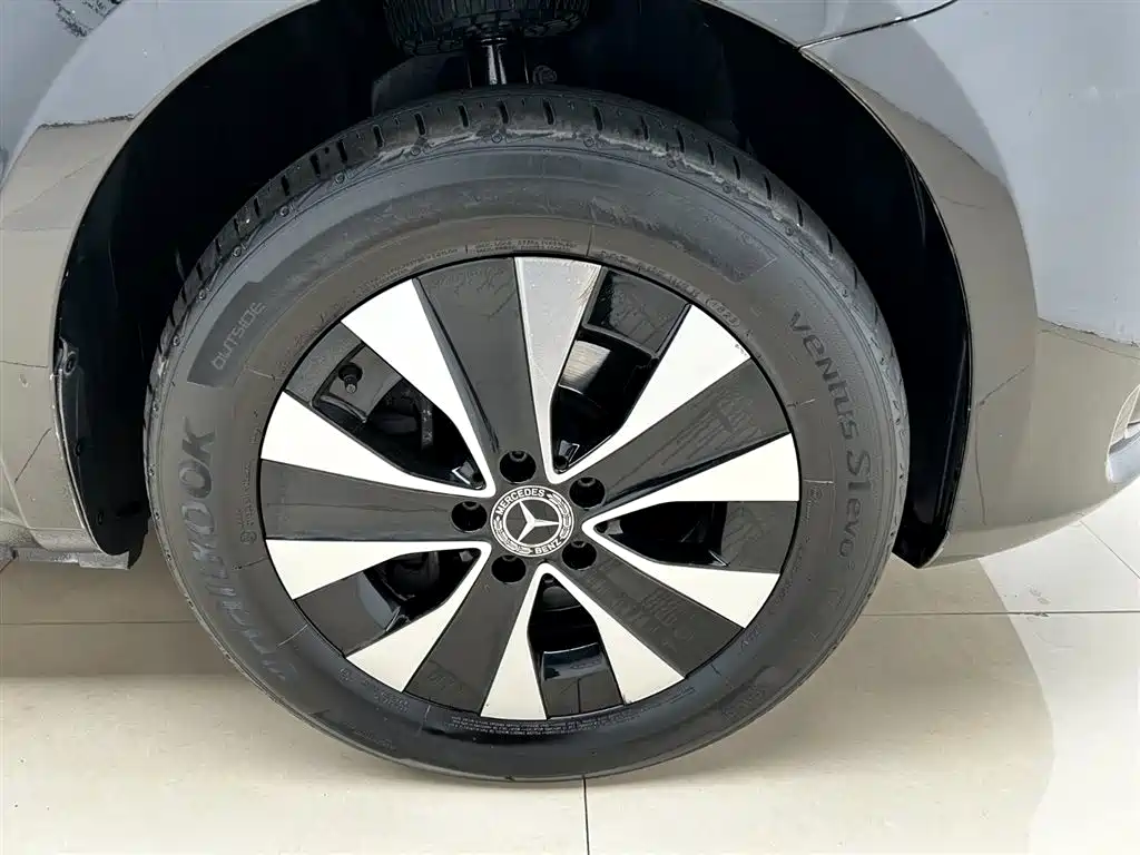 Mercedes-Benz Vito 2023 2.0T Elite 7 мест