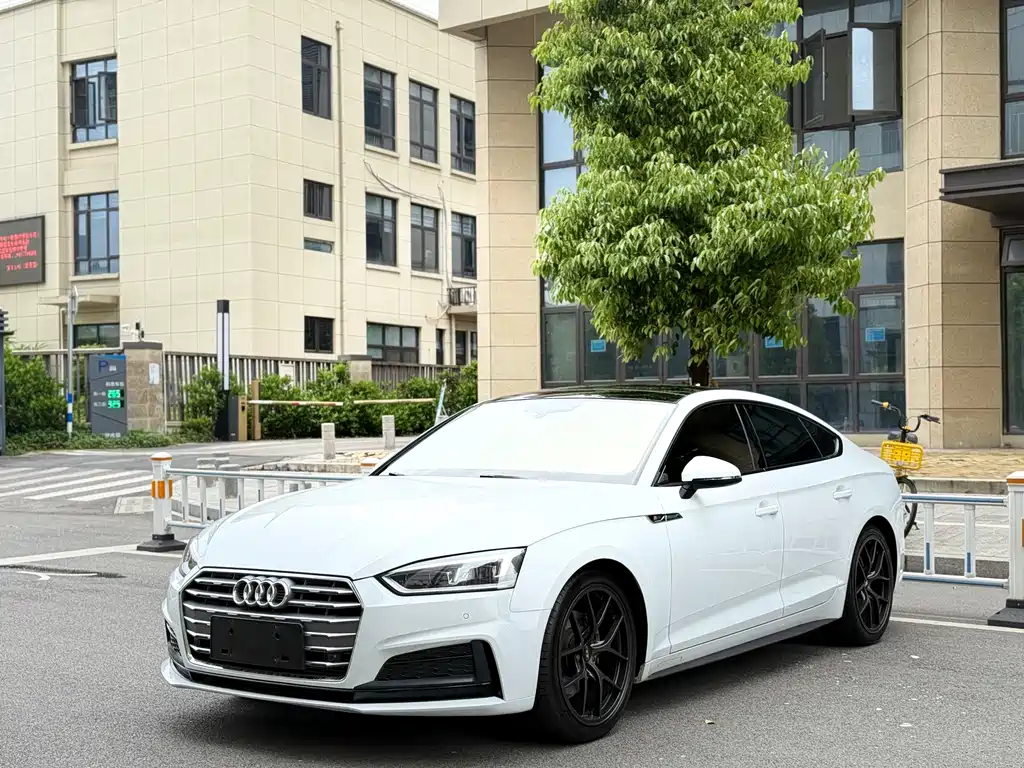 Ауди A5 импорт 2019 года Sportback 40 TFSI Стиль 50000 km 2020