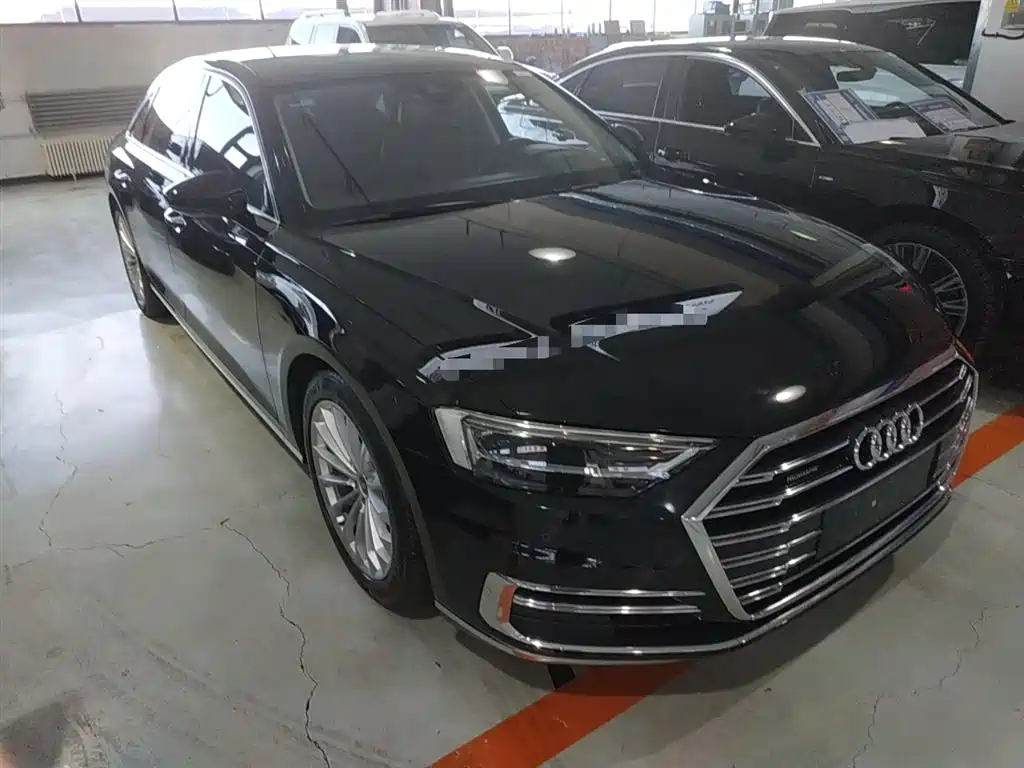 AUDI  A8