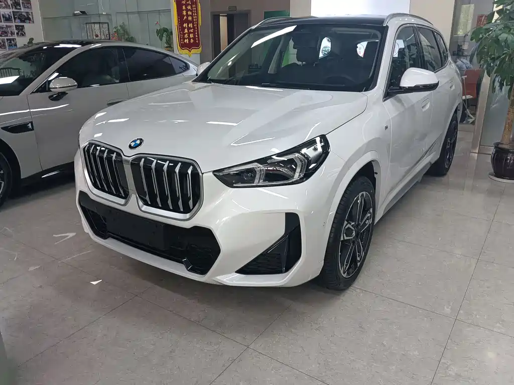 BMW X1 2023 года sDrive25Li версия M-спорта 1000 km 2025