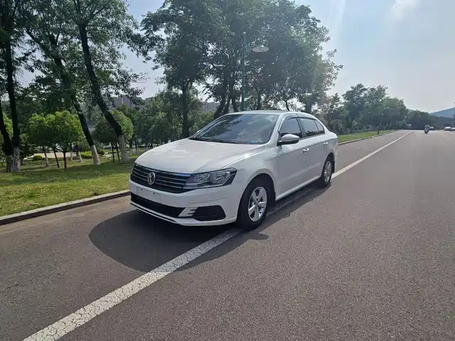 VOLKSWAGEN LAVIDA 2021