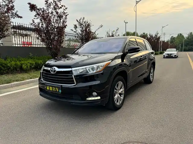 TOYOTA HIGHLANDER 2017