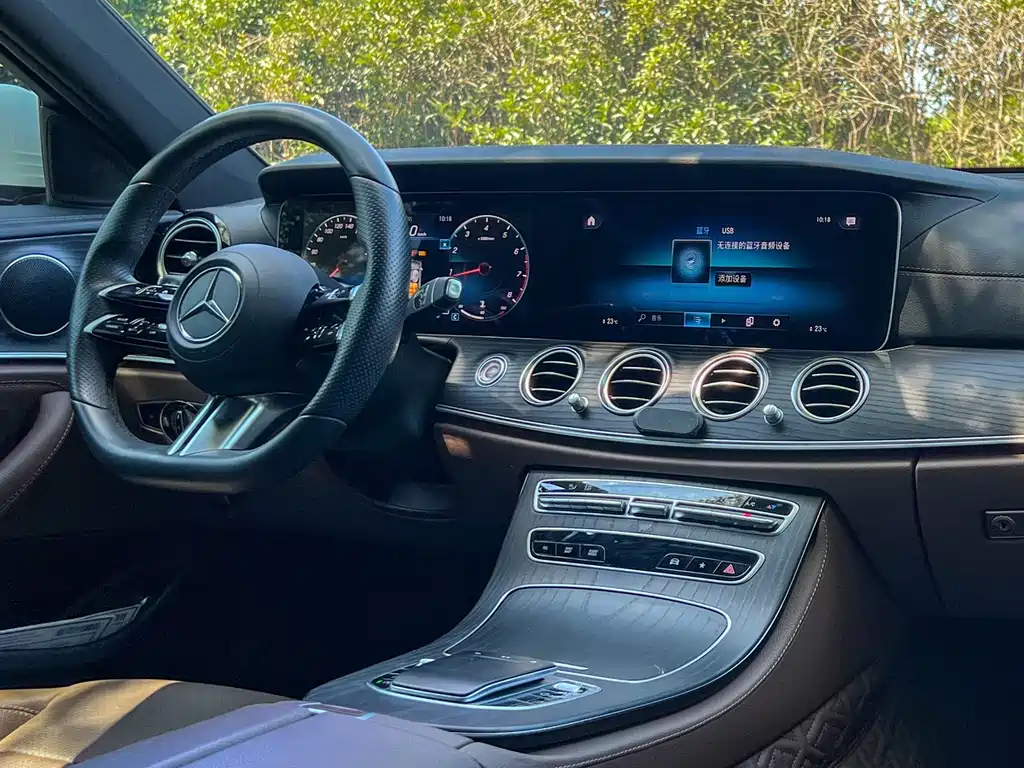 MERCEDES-BENZ E CLASS