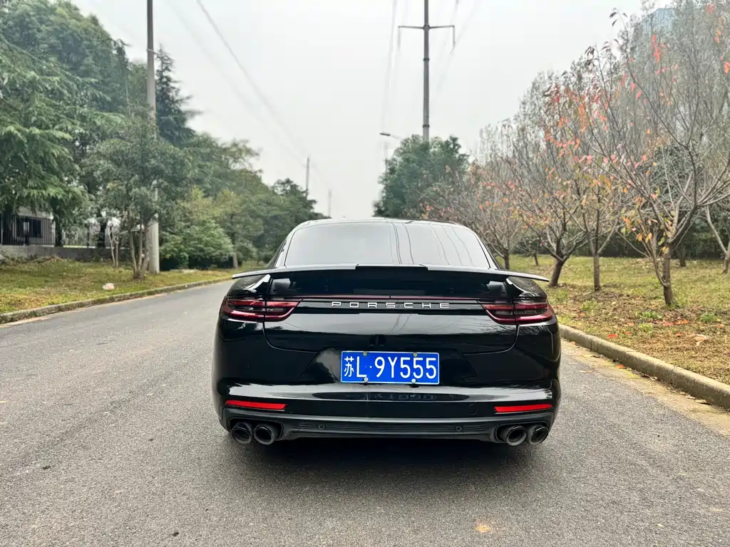 Porsche Panamera 2010 Panamera 4 3.6L
