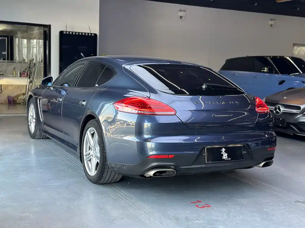 Porsche Panamera 2014 Panamera 4 3.0T