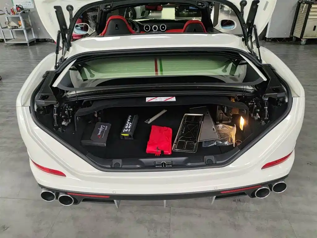 FERRARI CALIFORNIA T