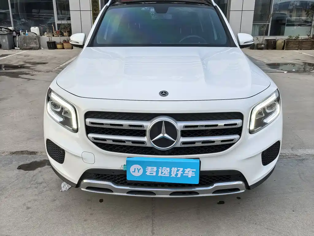 MERCEDES-BENZ GLB
