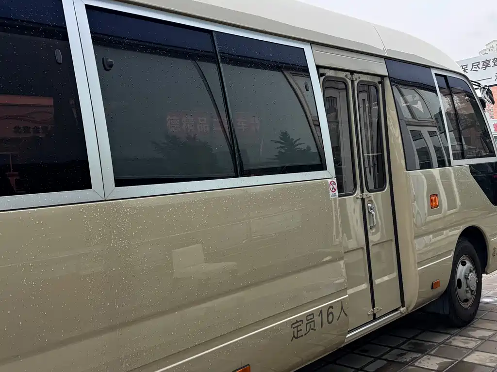 Toyota Coaster 2017 4.0L MT