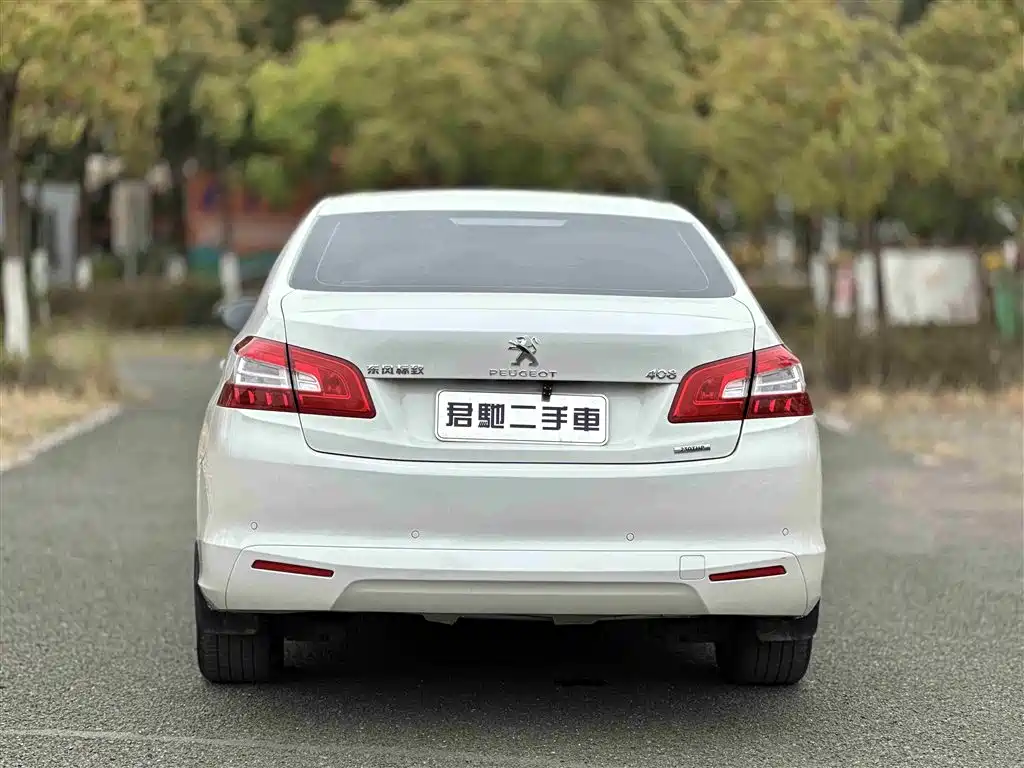PEUGEOT  408