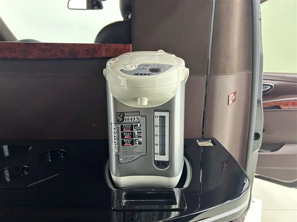 MERCEDES-BENZ V CLASS