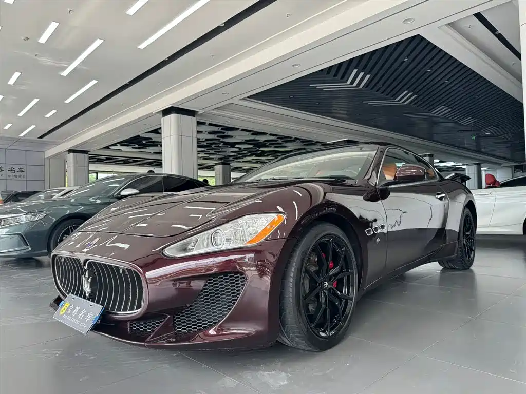 Maserati GranTurismo 2013