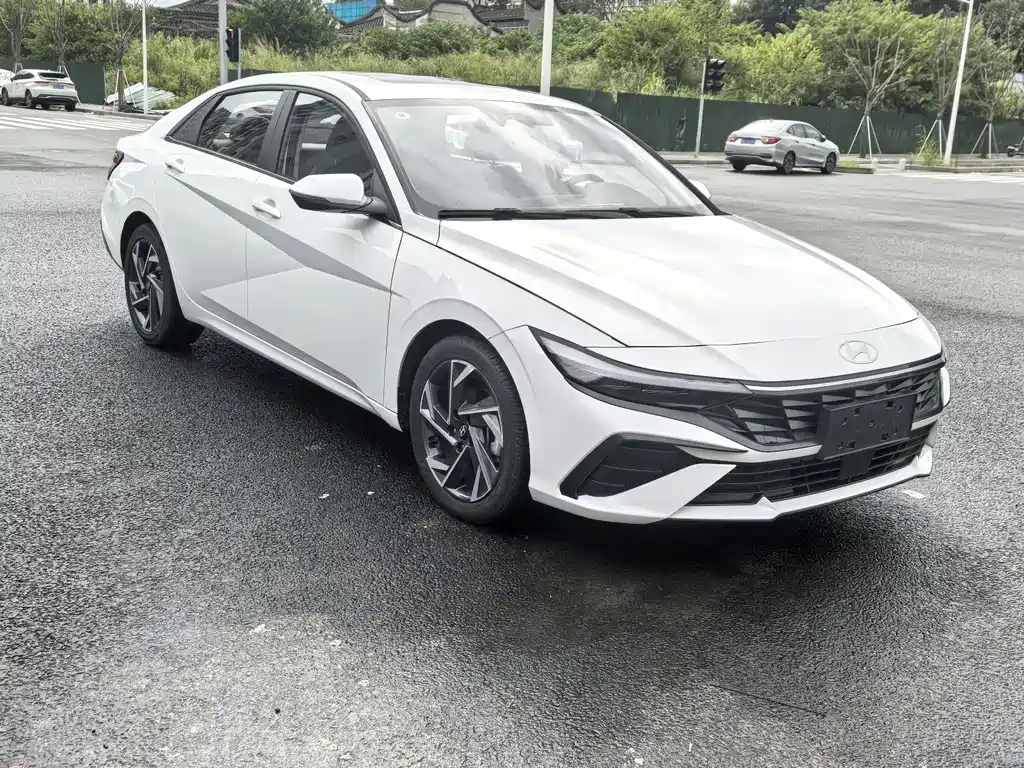 MODERN ELANTRA