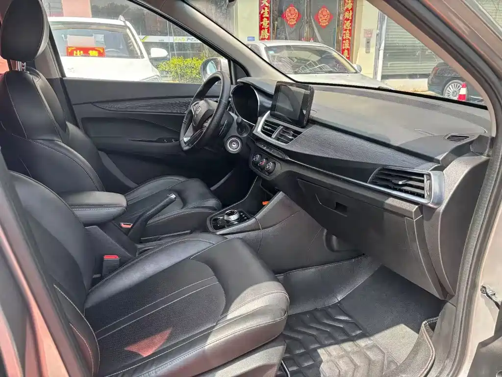 BAOJUN 360