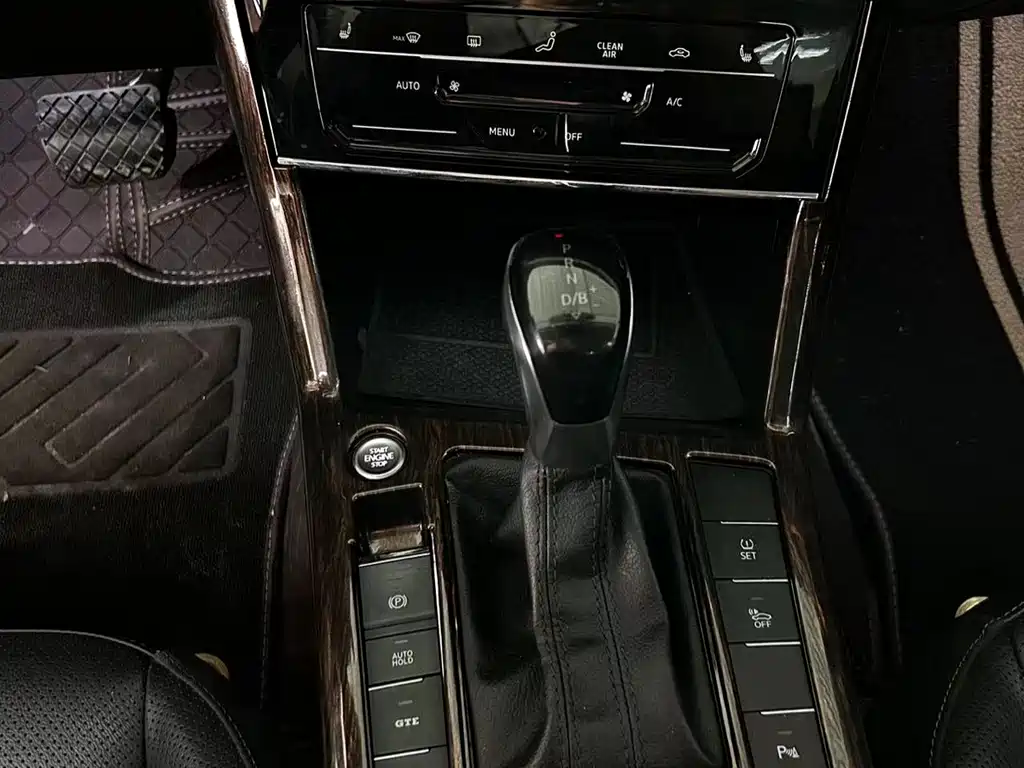 VOLKSWAGEN PASSAT NEW ENERGY