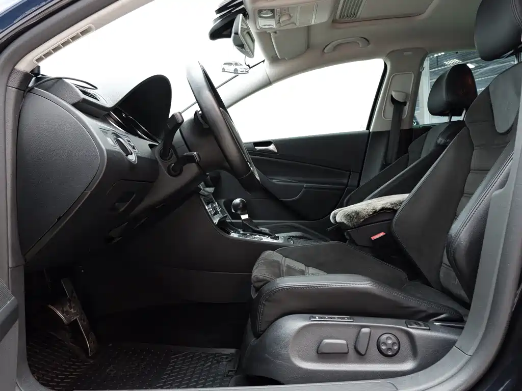 Volkswagen Passat 2008 R36