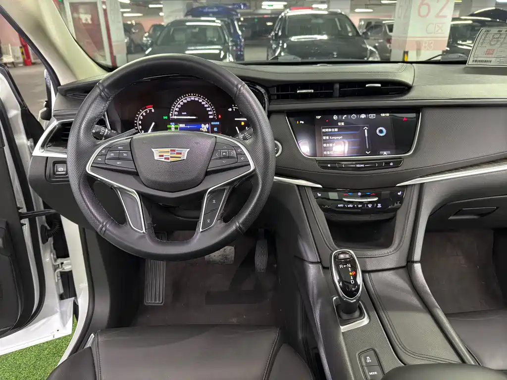CADILLAC XT5