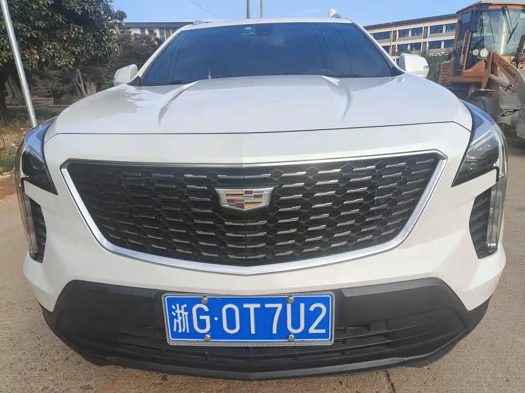 Купить Cadillac XT4