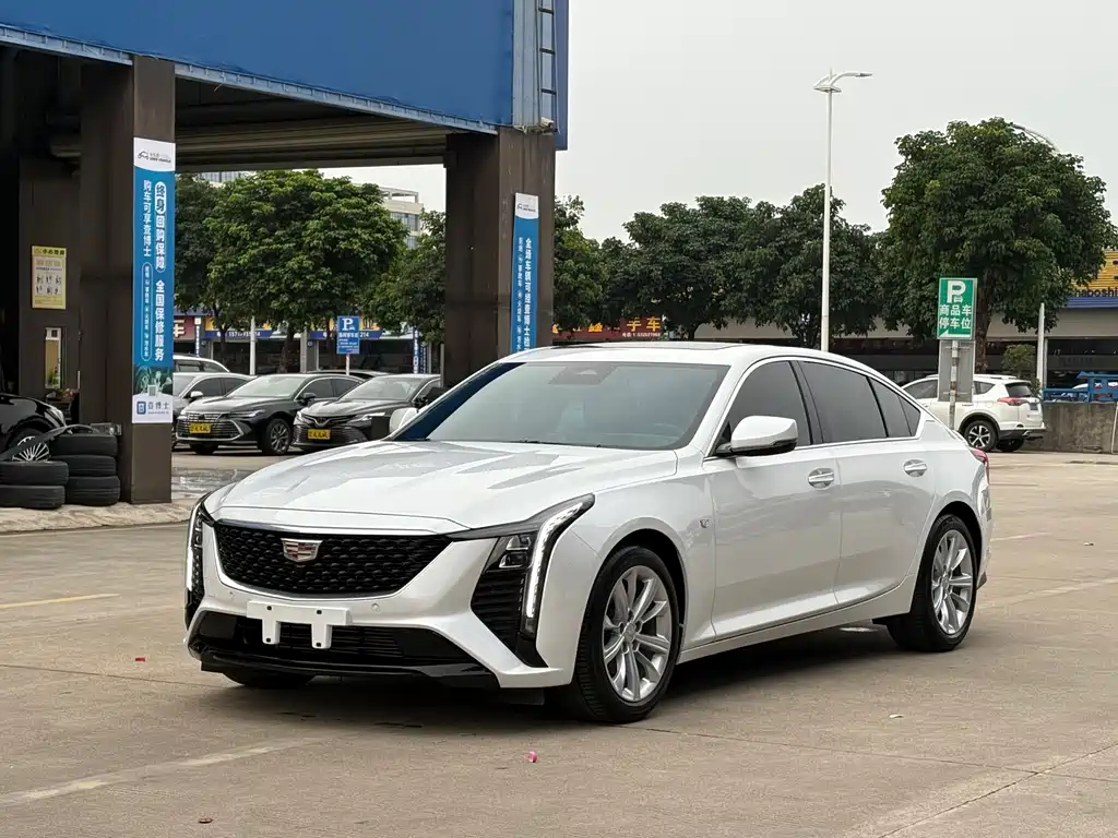 Кадиллак CT5 2024 года 28T Люкс Про 1300 km 2025
