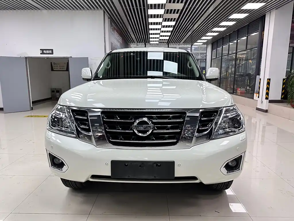 NISSAN TOURE