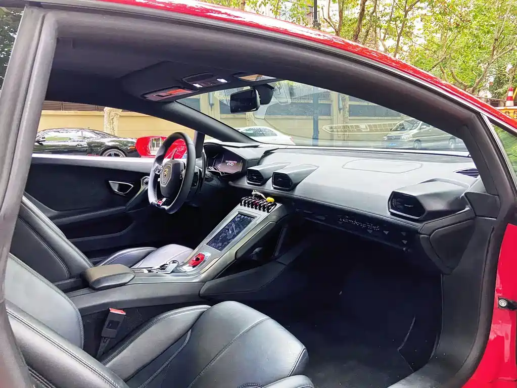 LAMBORGHINI HURACÁN