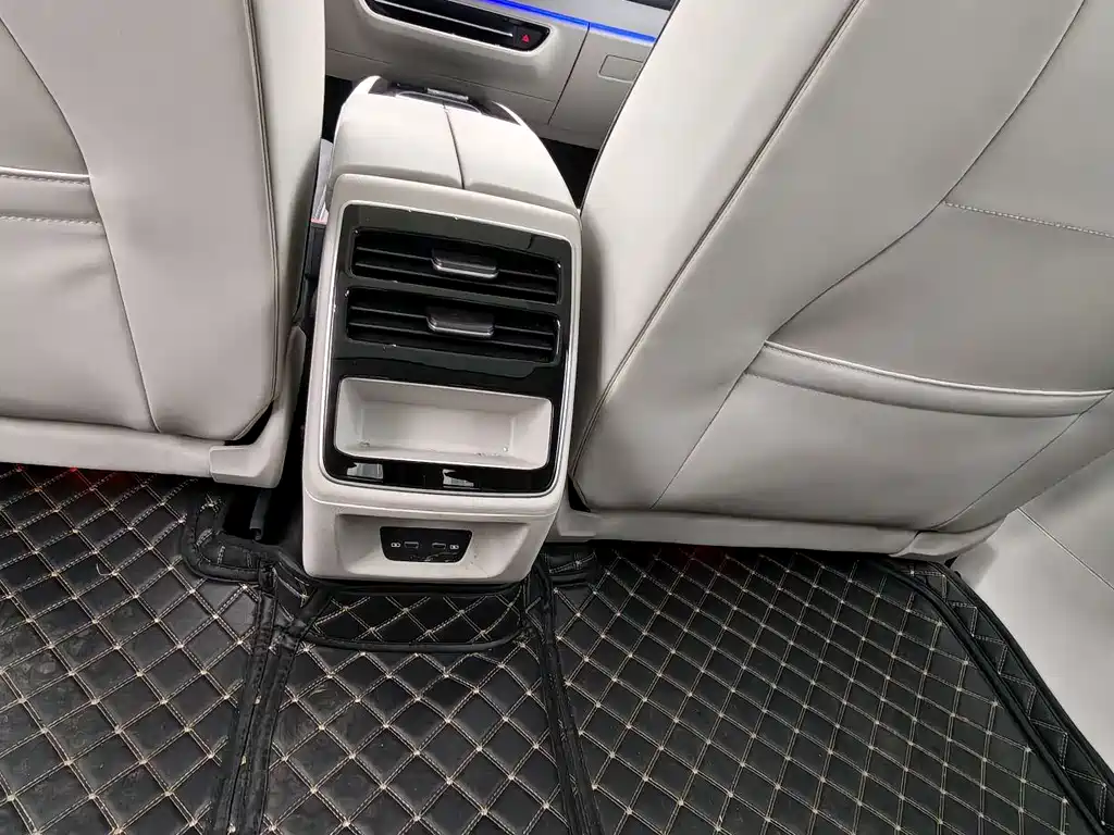 VOLKSWAGEN ID.7 VIZZION