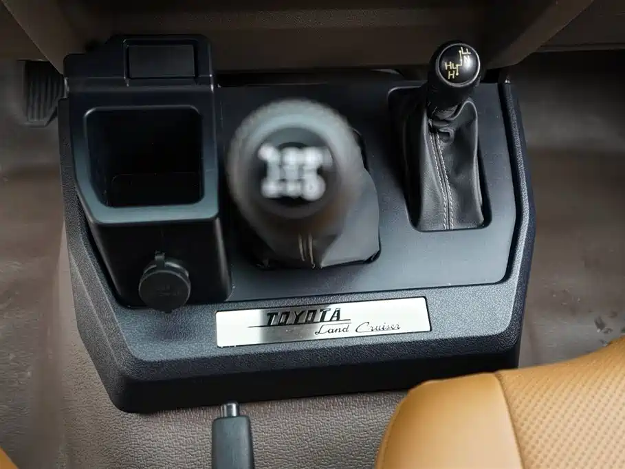 Toyota Land Cruiser LC79 2022 4.0L MT