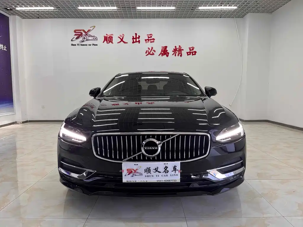 VOLVO  S90