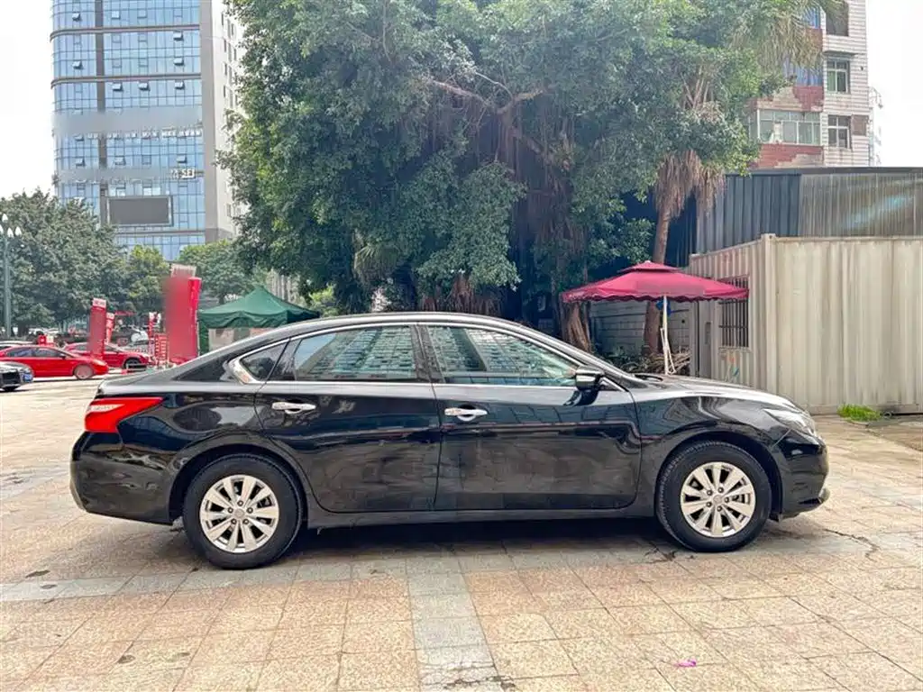 NISSAN TEANA