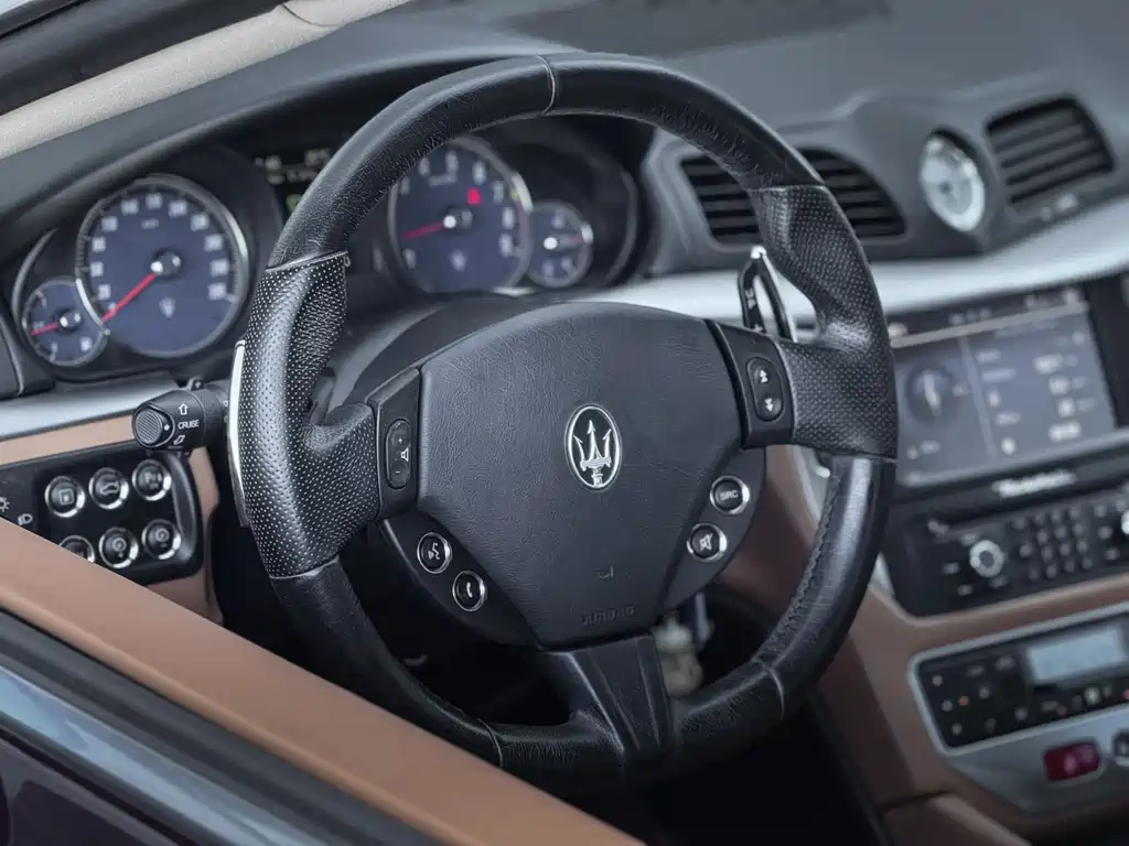 Maserati GranTurismo 2013 4.2L AT