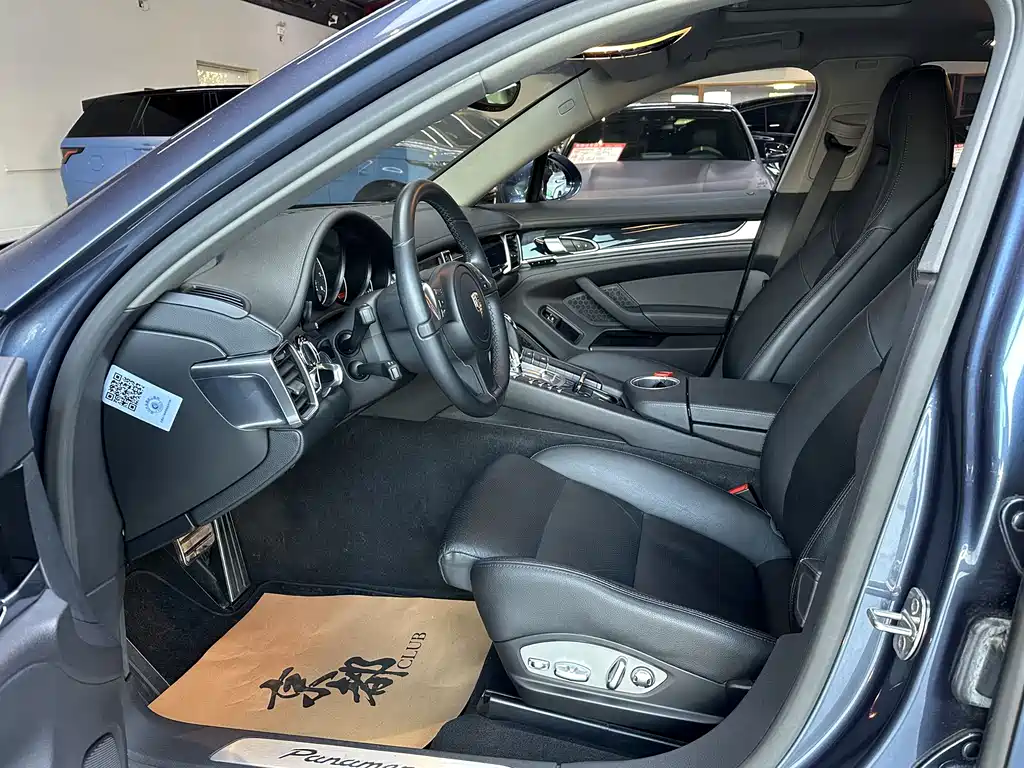 Porsche Panamera 2014 Panamera 4 3.0T
