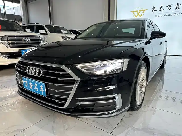 AUDI  A8