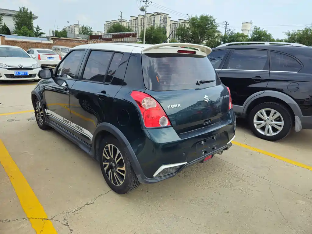 SUZUKI SWIFT