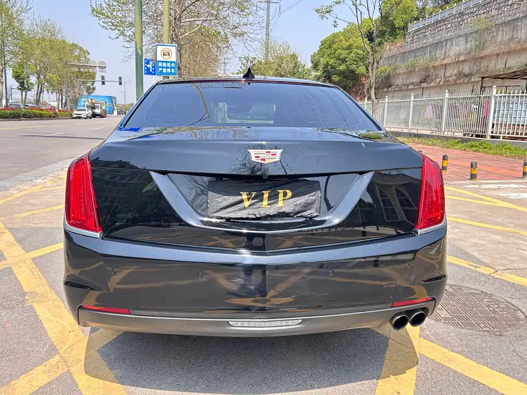 CADILLAC CT6