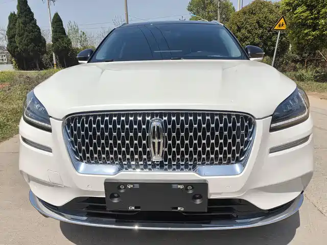 LINCOLN ADVENTURER 2022