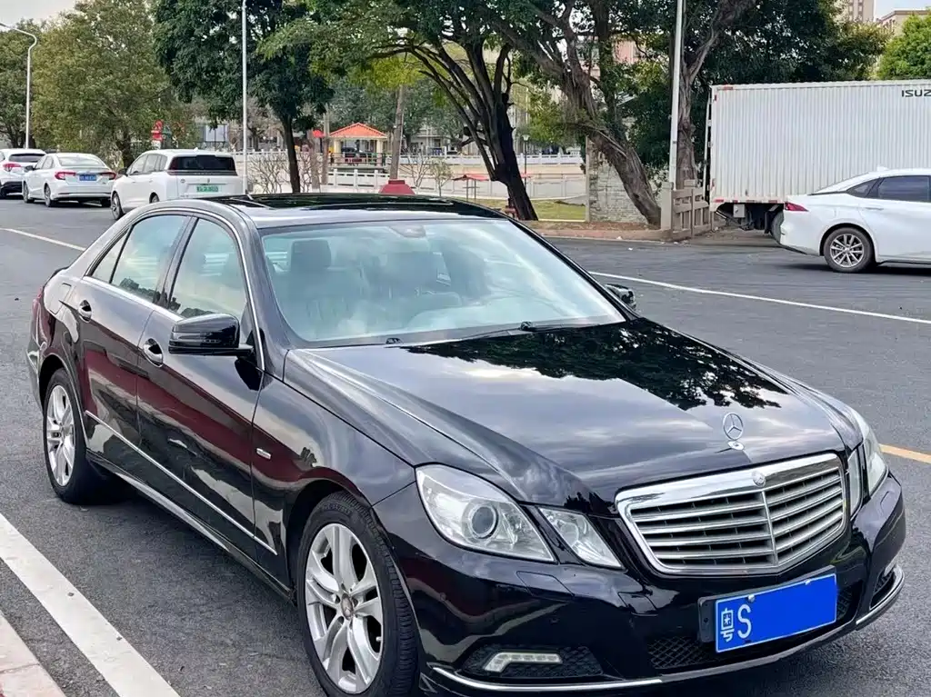 Mercedes-Benz E-Class E 2010 E 200 CGI