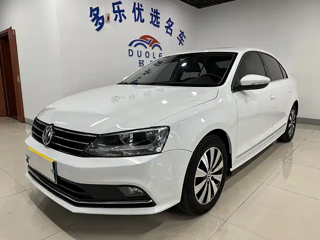VOLKSWAGEN SAGITAR 2018