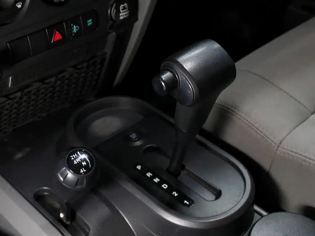 Jeep Wrangler 3.8L Sahara 2-door Edition, фото 13