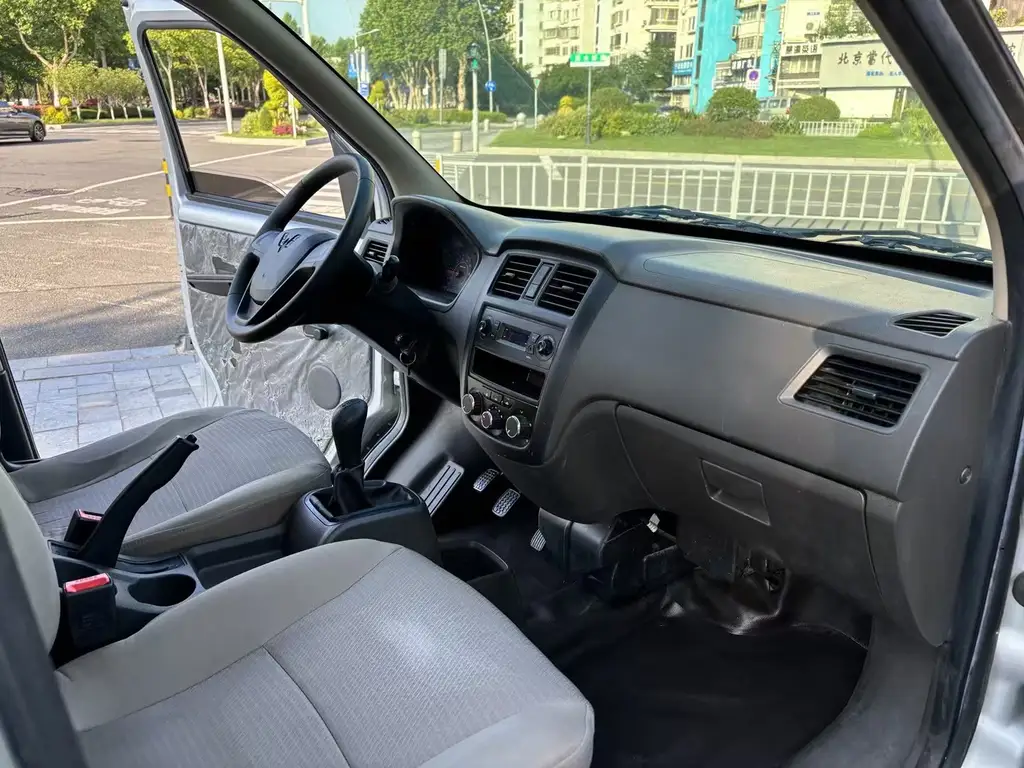 WULING AUTOMOBILE WULING RONGGUANG S
