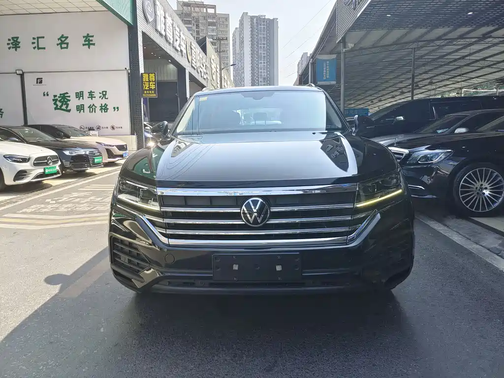 VOLKSWAGEN TOUAREG